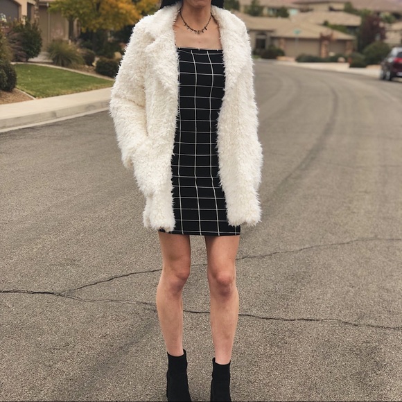 LAST ONE! HP Black & White Grid Bodycon Dress - Picture 3 of 5